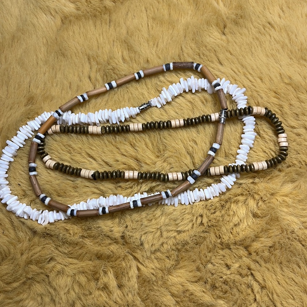 Shell piece and bamboo necklaces